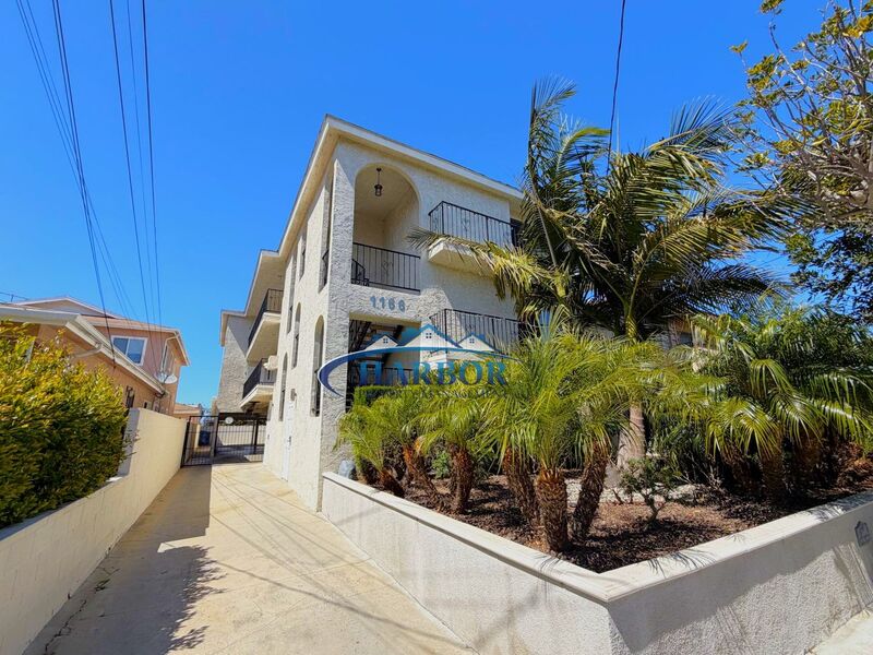 San Pedro Condo: 1166 W 22nd Street