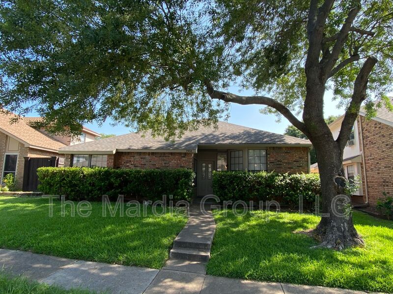 Plano House: 7904 Steppington Dr