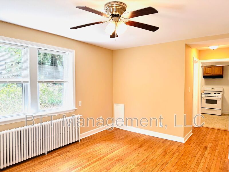 Takoma Park Condo: 907 Hudson Ave