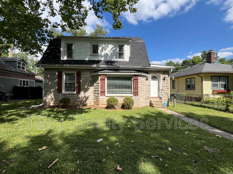 Indianapolis House: 6155 Broadway Street