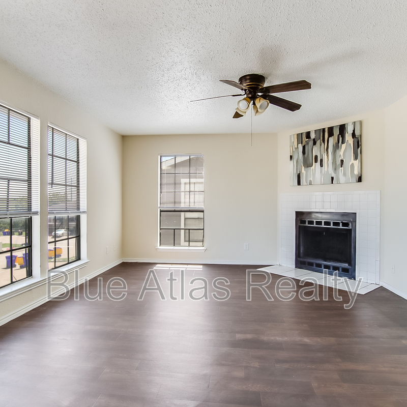 White Settlement Condo: 8133 Foxfire Lane - A