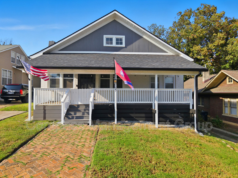 Knoxville House: 3227 East 5th Avenue