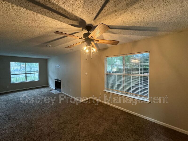 Introducing a charming home located in the heart of Suffolk ¨ASK ABOUT OUR ZERO DEPOSIT¨ - Photo 4