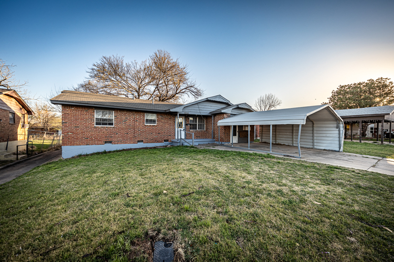 Lawton House: 5860 Northwest Dearborn Avenue