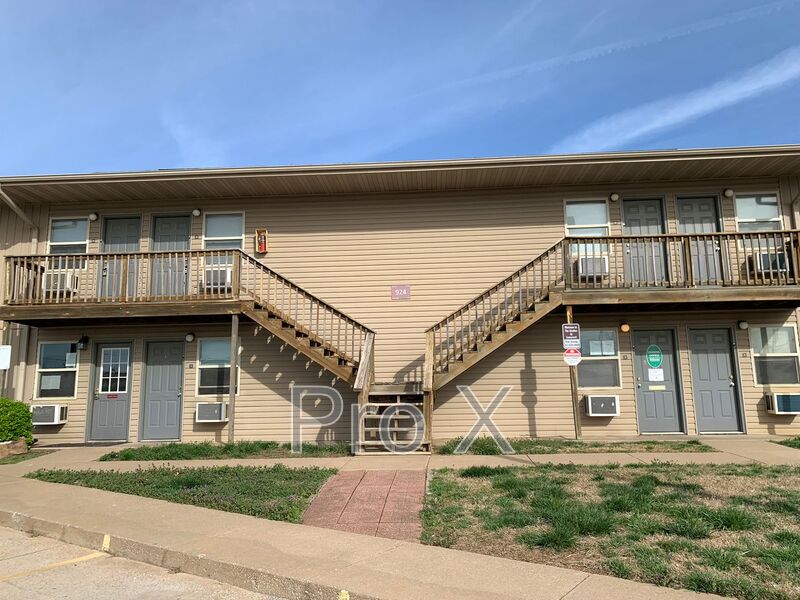 Joplin House: 924 N Goetz Blvd