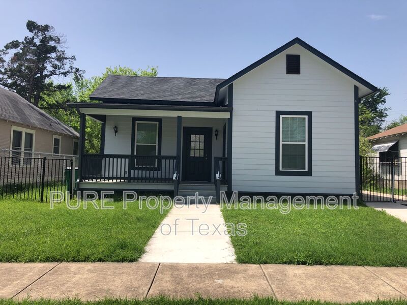 Taylor House: 415 Davis St