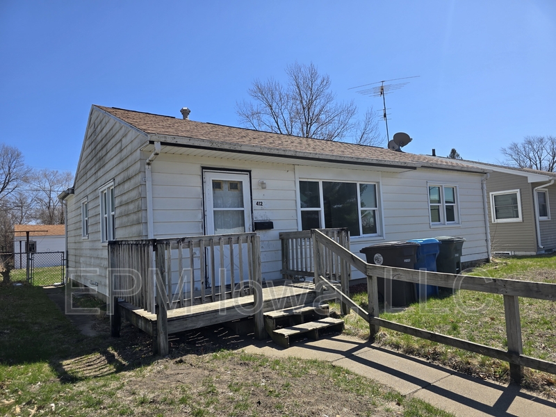 Waterloo House: 412 Sherman Avenue
