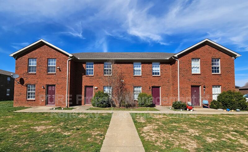 Berea Townhome: 1004 Whipporwill