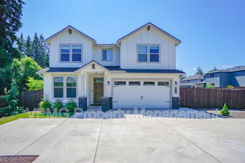 Battle Ground House: 935 SE 36th St