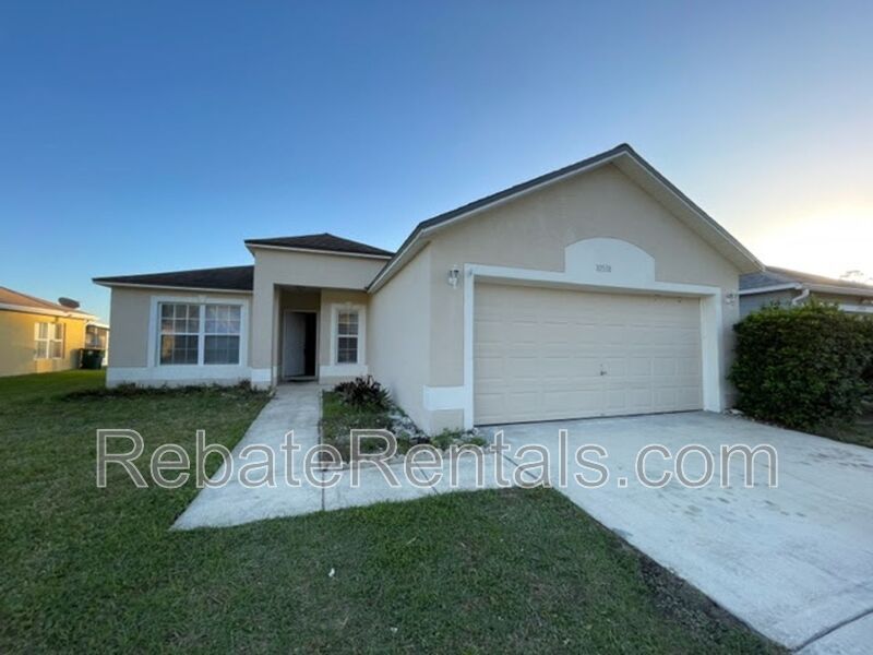 Jacksonville House: 10538 Lantana Lakes Dr N