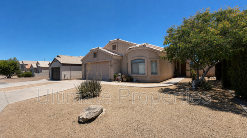 Glendale House: 7145 W Maryland Ave