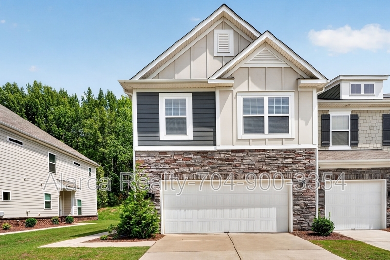 Matthews Townhome: 230 Quinn Rd