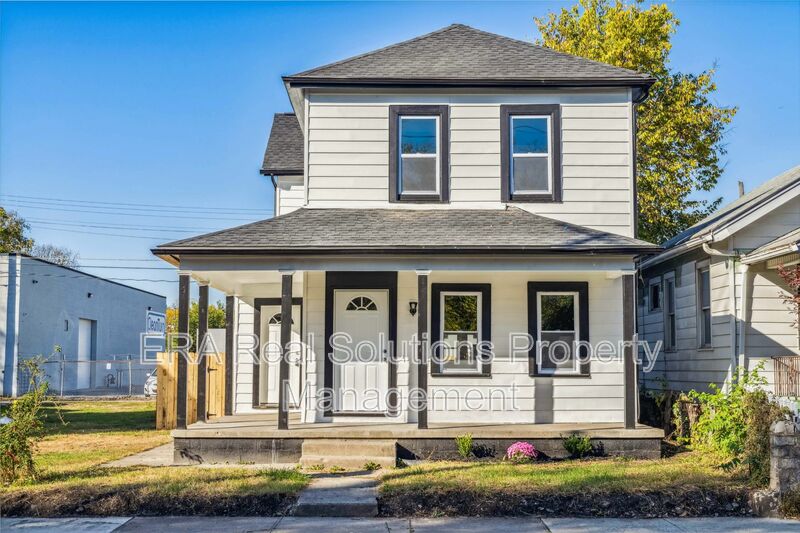 Columbus House: 105 Rodgers Ave