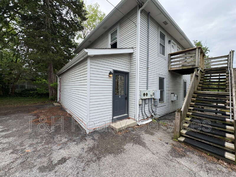 Carmel Condo: 751 N Rangeline Rd