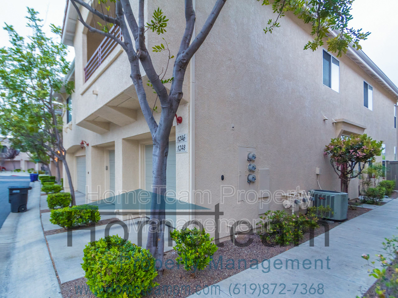 2 BR/ 2.5 BA 1025 SQFT Rancho Del Rey/ Chula Vista Townhouse - Photo 1