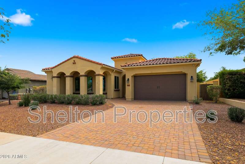Buckeye House: 20441 W HAMILTON ST