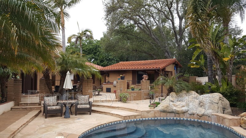 Escondido House: 3043 Bernardo Ave