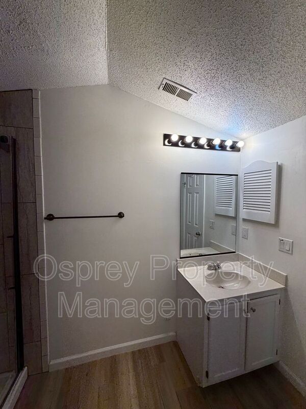 Elegant Residence in a Private Cul-de-Sac! "ASK ABOUT OUR ZERO DEPOSIT" - Photo 12