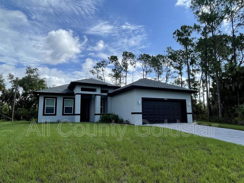 Port Charlotte House: 19152 Addison Ave
