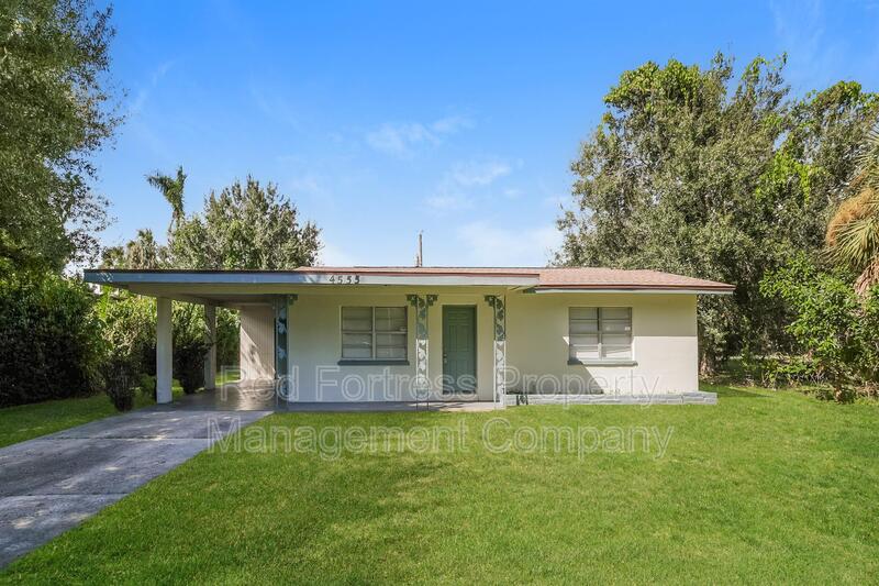 Fort Myers House: 4555 Jersey Rd