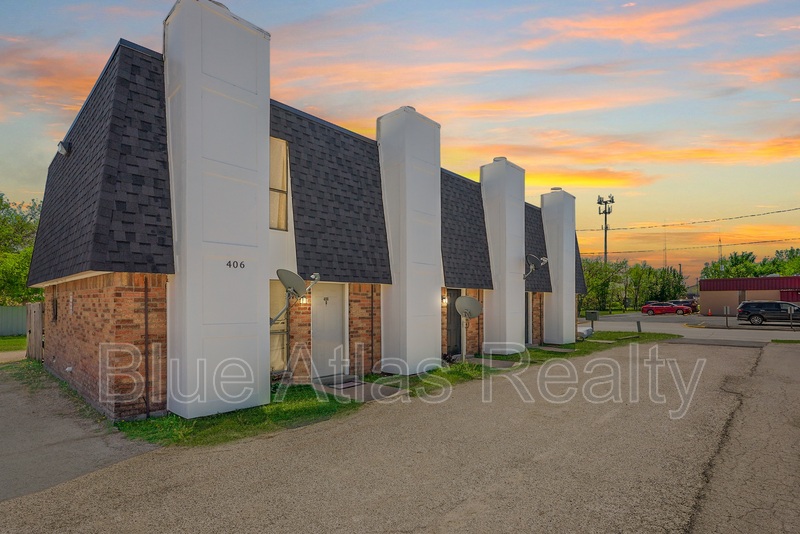 Everman Townhome: 406 Noble Avenue - A