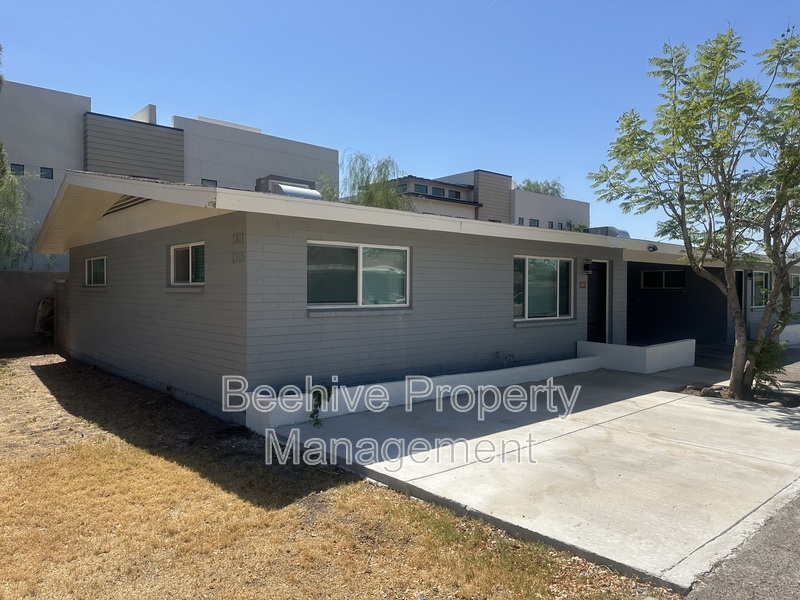 Tempe House: 1311 W 4th St
