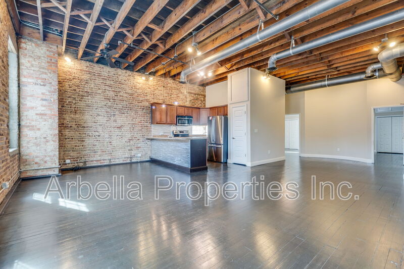 Kingsport Condo: 116 E Market St