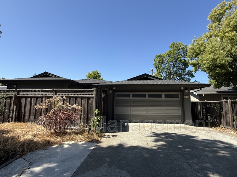 Sunnyvale House: 1163 West Iowa Avenue