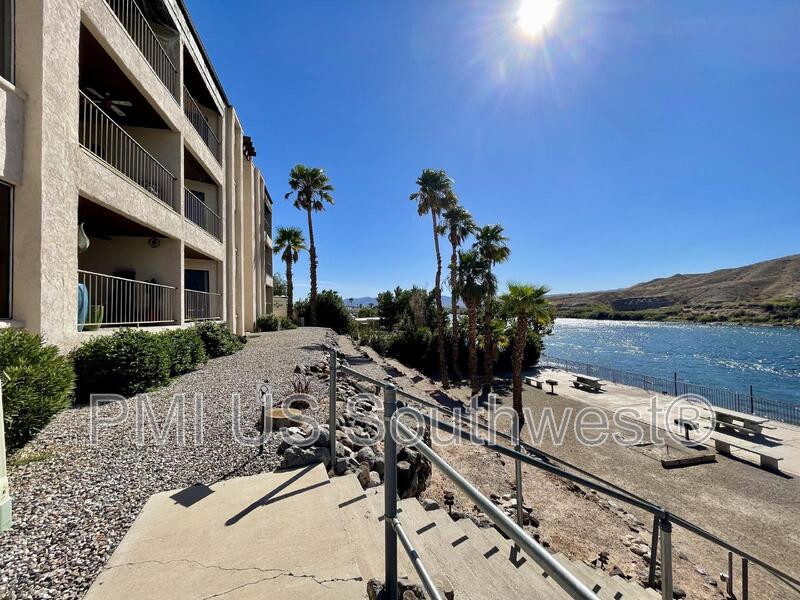 Bullhead City Condo: 1611 Highway 95