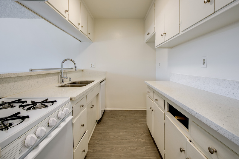 Encino Condo: 17834 Burbank Blvd