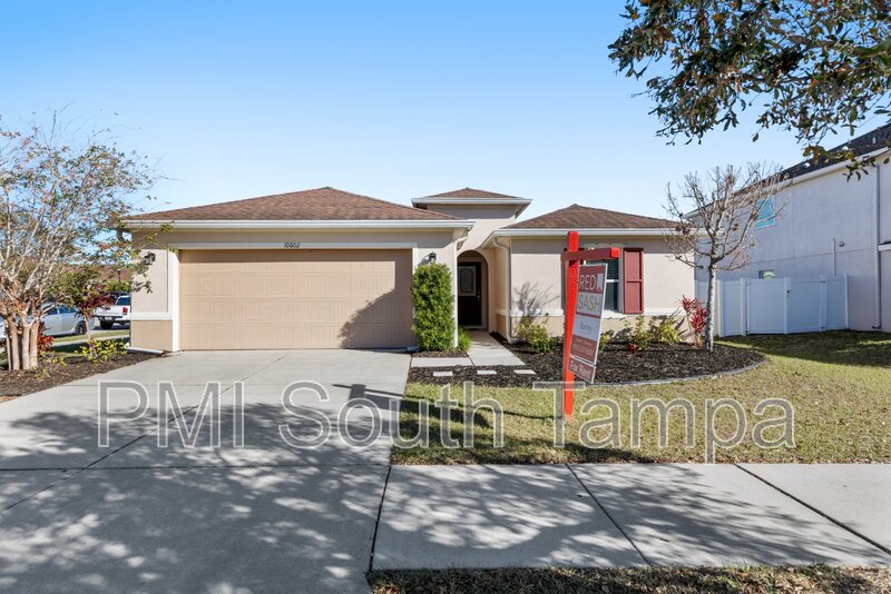 Wimauma House: 10602 Massimo Dr