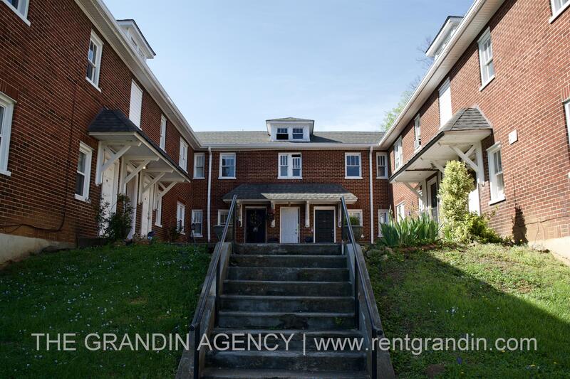 Roanoke House: 1624 Chapman Avenue Southwest