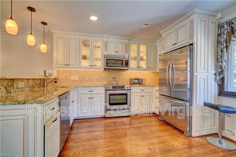 Smithfield Townhome: 108 Commerce St