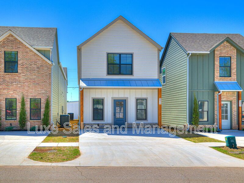 Edmond House: 614 W. 2nd Street Suite 100