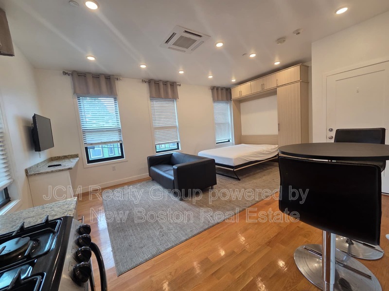 Chelsea Condo: 9 Sixth Street