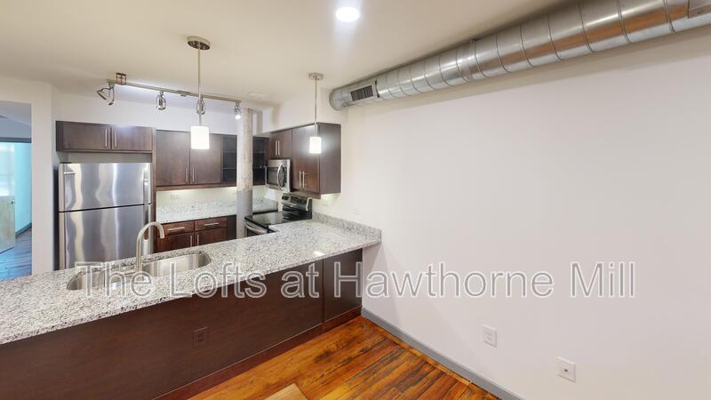 Charlotte Condo: 1101 Hawthorne Lane