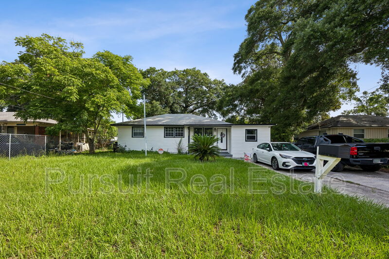 Jacksonville House: 6535 Brandemere Road North