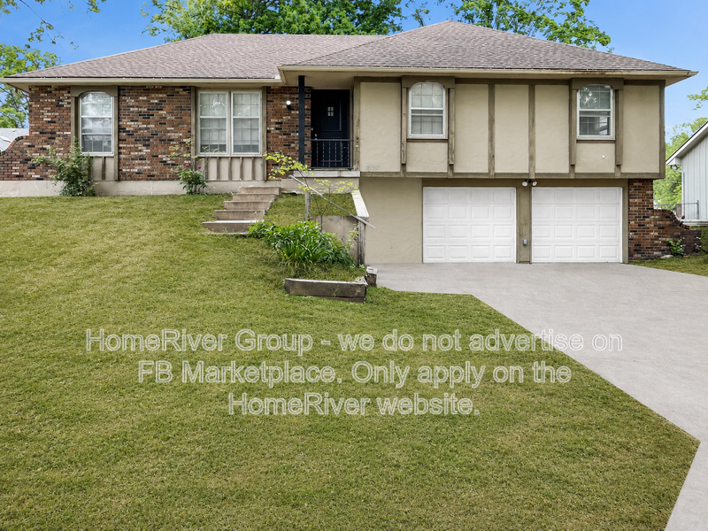 Grandview House: 12733 Oakland Ave
