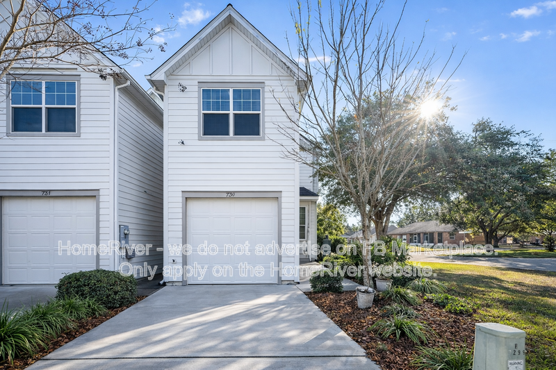 Navarre Townhome: 7299 Majestic Blvd