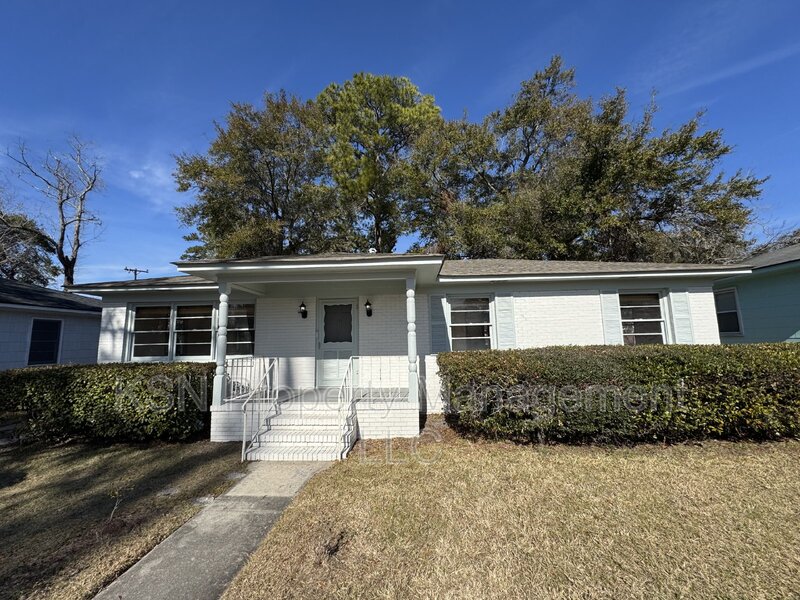 Savannah House: 1436 East 42nd Street