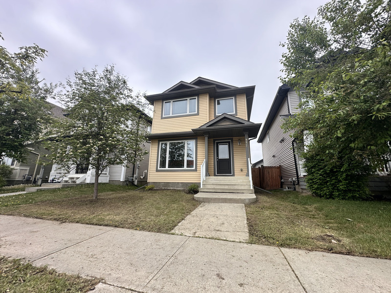 Edmonton House: 9432 211 Street Northwest