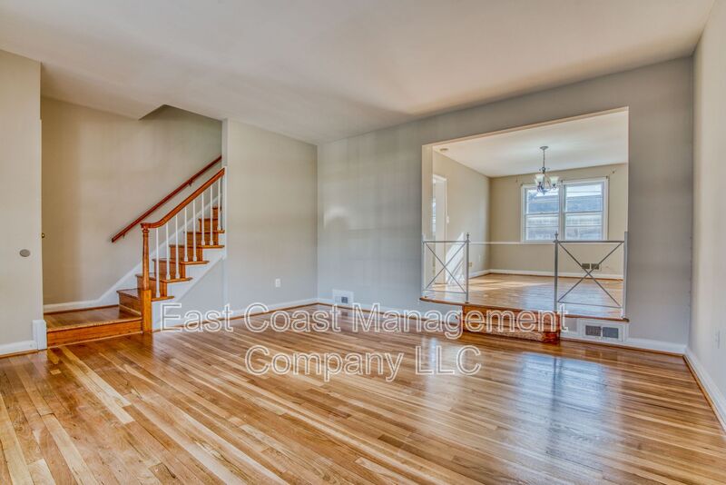 Baltimore House: 6149 Dunroming Rd