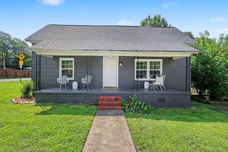 Charlotte House: 2816 Yadkin Avenue