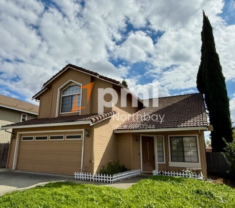 Fairfield House: 1225 Whitecap Way