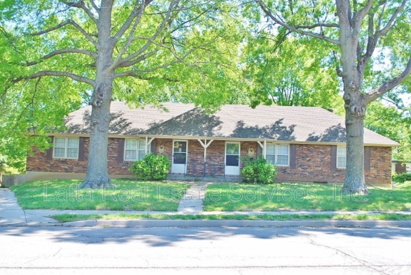 Blue Springs Condo: 824 NW 15th St