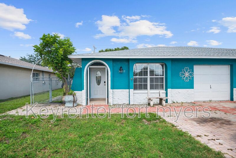 Cape Coral House: 3402 Santa Barbara Blvd