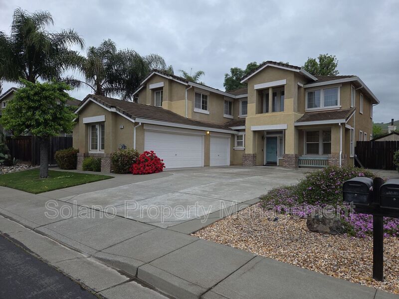 Fairfield House: 2822 Regatta Cr