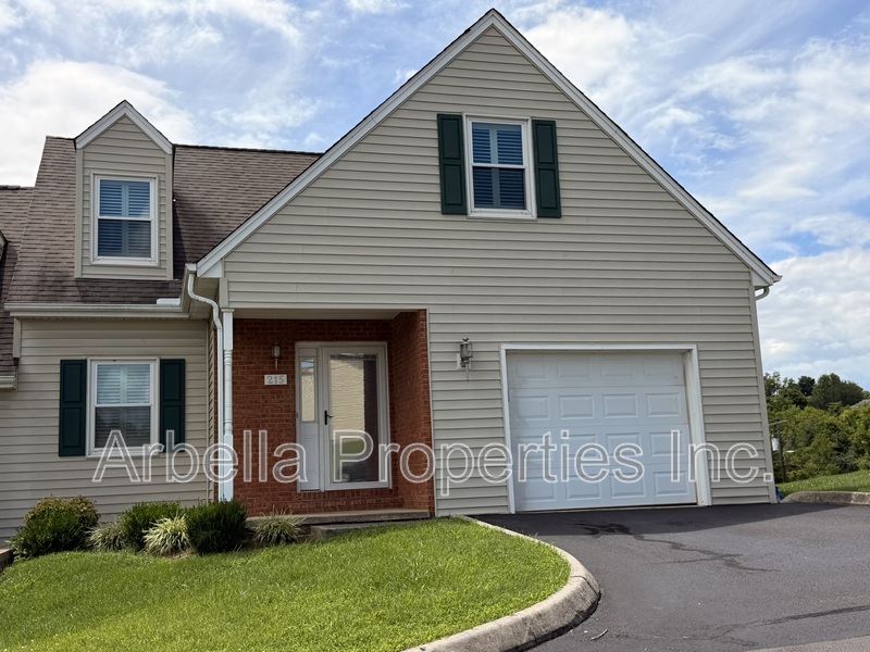 Greeneville Condo: 215 Radford Dr