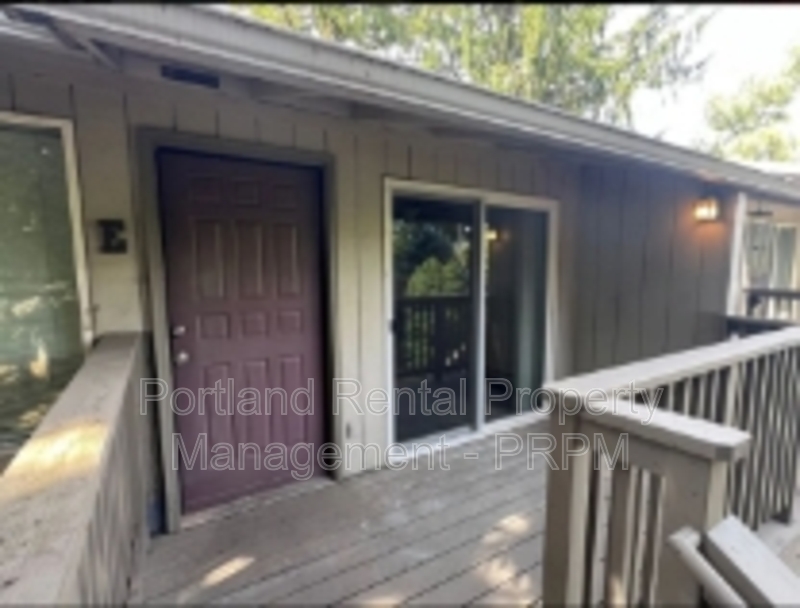 Portland Condo: 19115 Southeast Yamhill Street - E