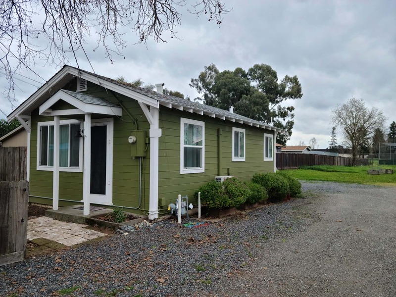 Santa Rosa House: 1660 Jennings Avenue